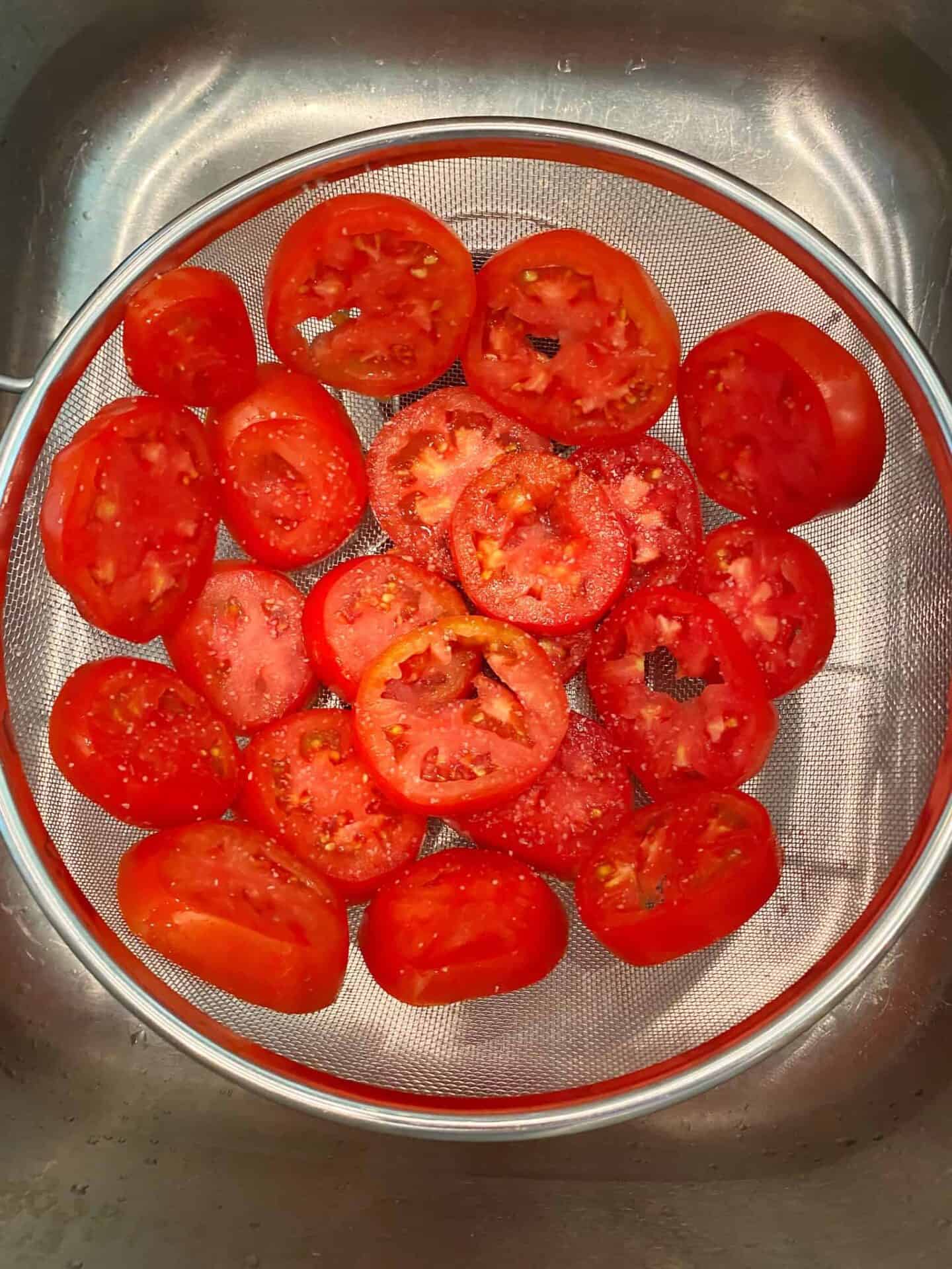 Tomato-Pie-drain-tomatoes