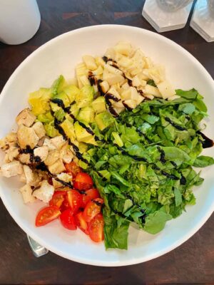 La-Duni-Salad-chicken-avocado-hearts-of-palm-olive-oil