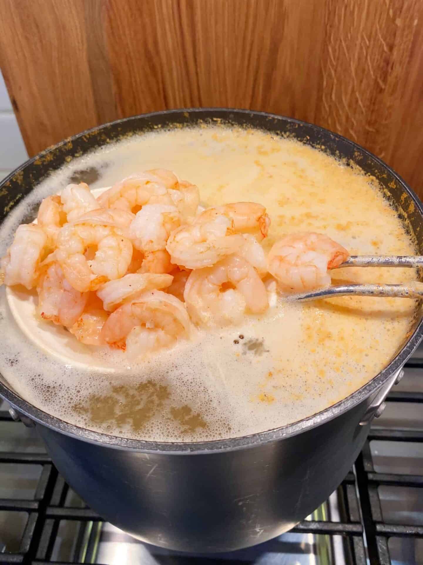 cooked-shrimp-in-lemon-water