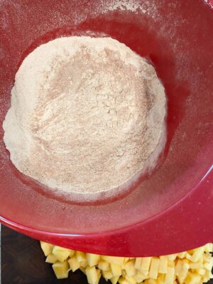 whisk-flour-baking-soda-cinnamon-salt-1