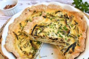 Caramelized-Onion-and-Bacon-Quiche-slice