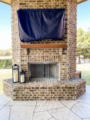outdoor-black-lanterns-with-outdoor-pillar-candles-for-outdoor-fireplace