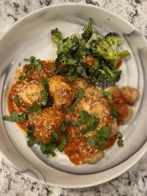 mozzarella stuffed chicken meatballs