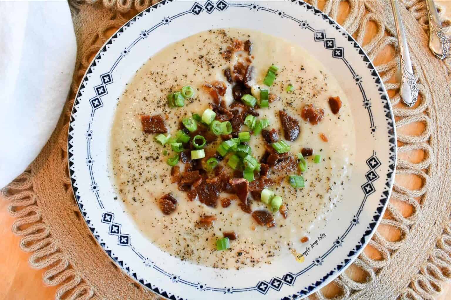 Slow Cooker Cheesy Cauliflower Soup